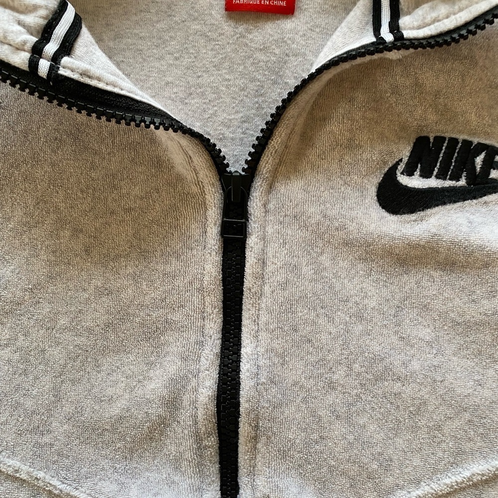 NIKE Women’s Sweatshirt - Picture 11 of 14